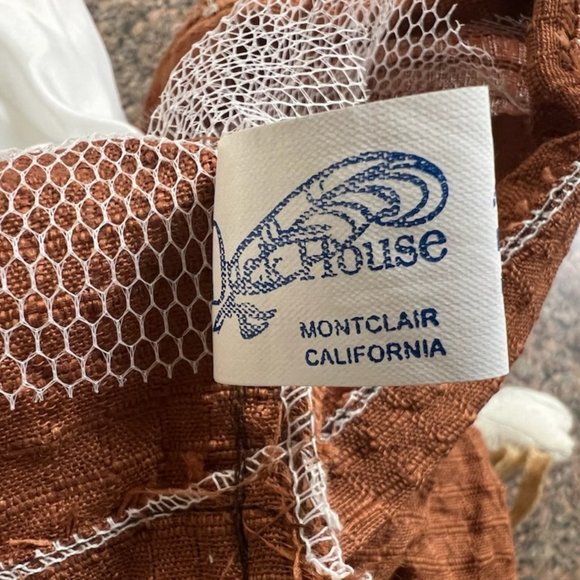 Porcelain doll holding a baby doll - Picture 8 of 11